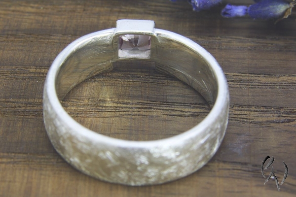 Ring Sade, Silber 925/- mit rosa Turmalin-Carree